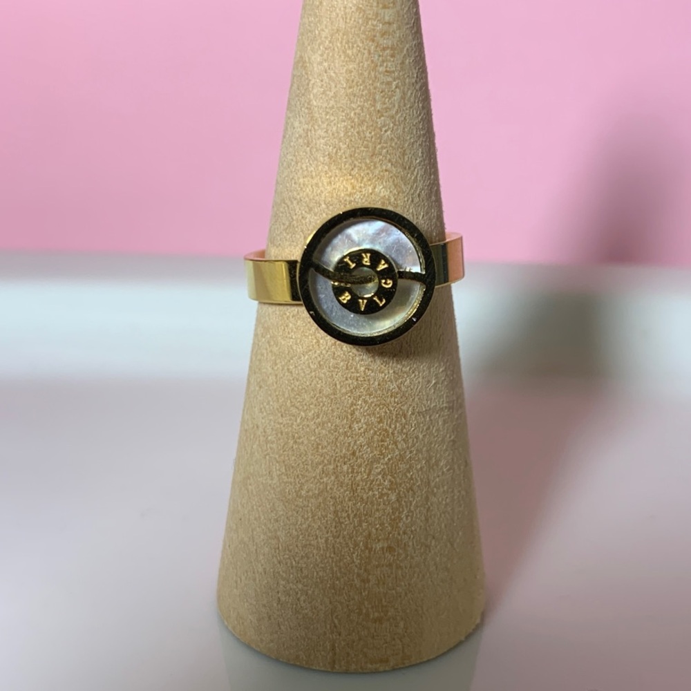 Elegant Gold Ring